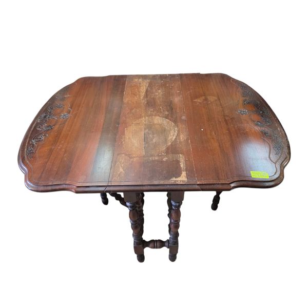 Antique Mahogany Gate Leg Table (30" x 40" table top when fully extended) Contents not included)