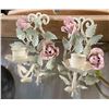 Image 4 : 2 Table Lamps and Pair of Painted Metal Floral Candle Sconces