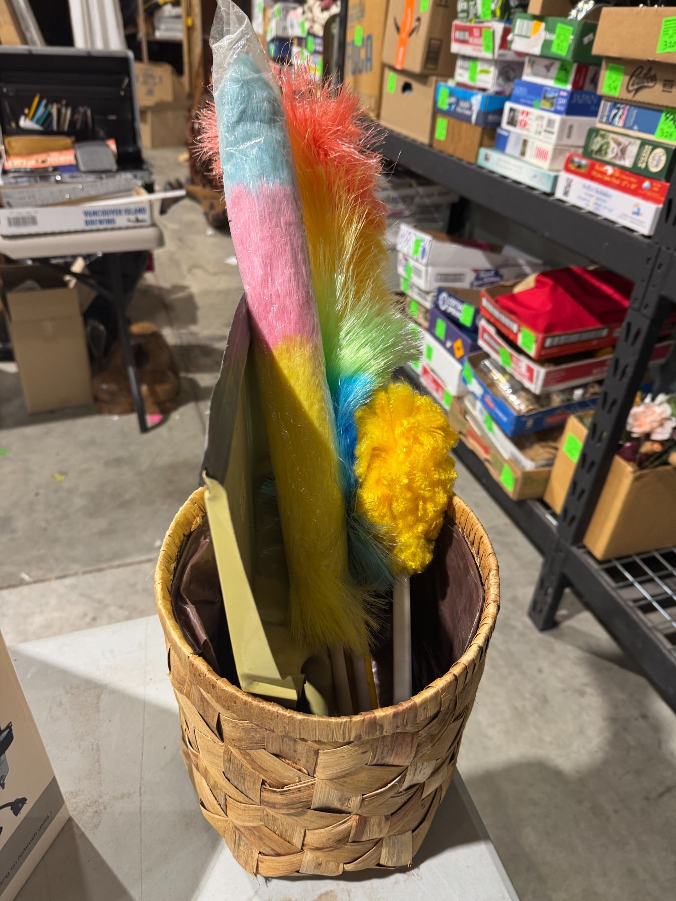 Duster garbage can