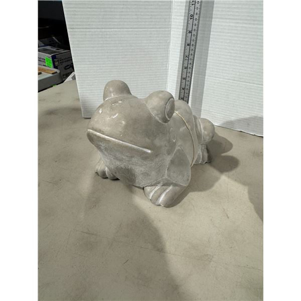 Concrete frog decor