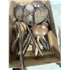 Image 1 : Coconut utensils
