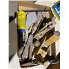 Image 1 : Wood planes, chalk, lines, etc.