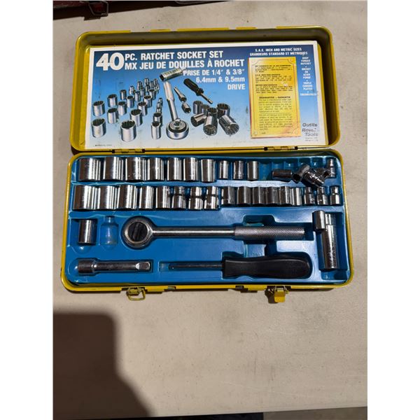 Ratchet socket set