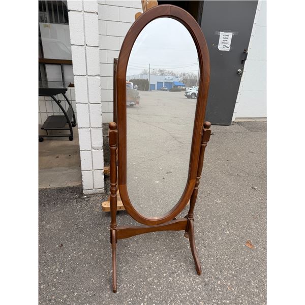 Standing mirror