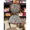 Image 1 : Antique chair