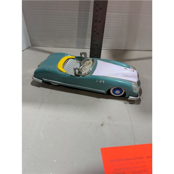 Lucky Open Car (Model MF 787), a vintage tinplate friction toy manufactured in China during the 1960