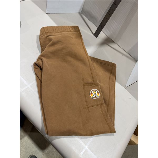 Lulu pants size not shown