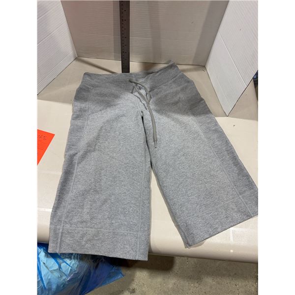 Lulu shorts size not shown