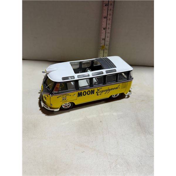 1959 VW micro bus deluxe