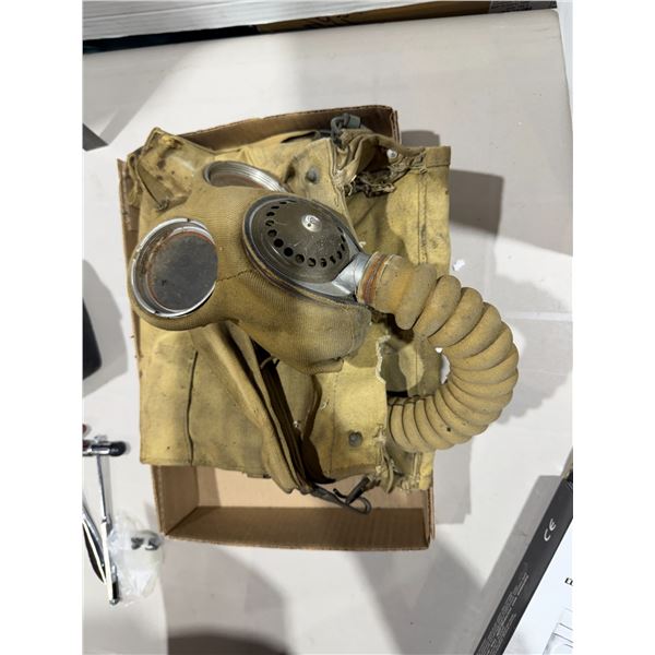 British General Service Respirator (GSR), likely a No. 4 Mk III model used during World War II.