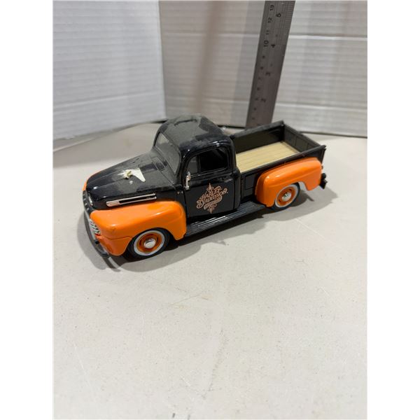 1948 Ford 1/25 scale Harley Davidson