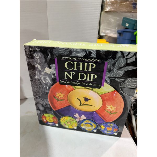Chip and dip bowls
