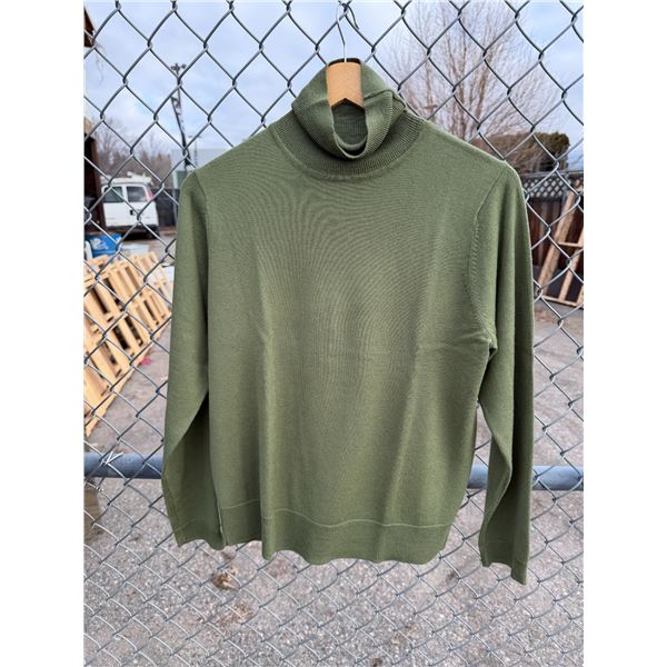 L. L. BEAN women's Marano wall medium sweater