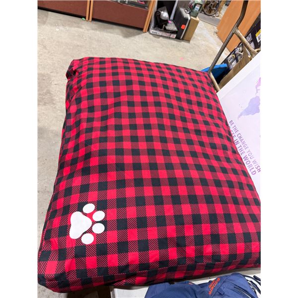 Pet bed 36 inches long by 28 inches wide
