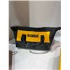 Image 1 : DeWalt tool bag
