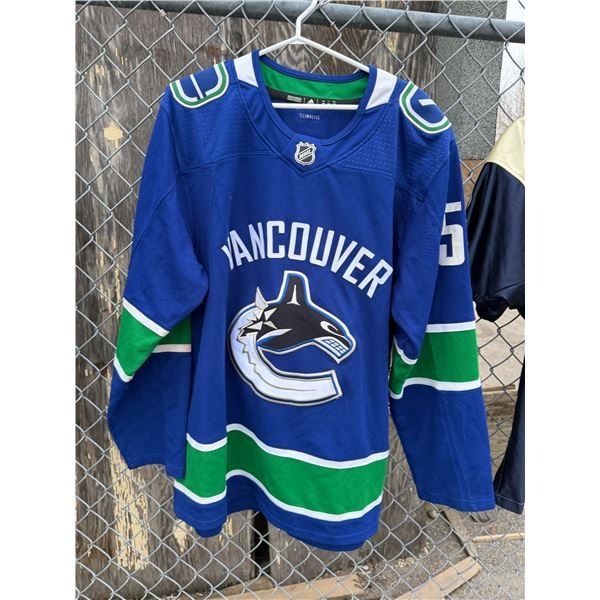 Vancouver next jersey size 56