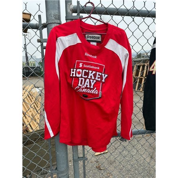 Reebok jersey adult medium