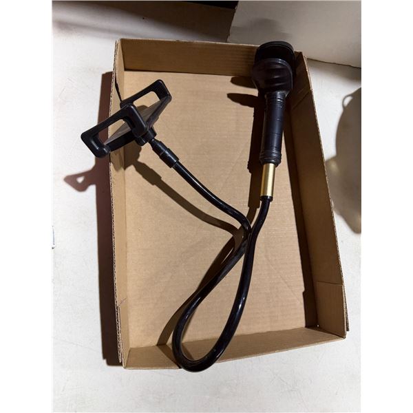 Stephane adjustable phone holder