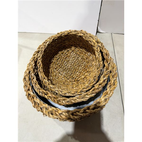 10,000 villages basket