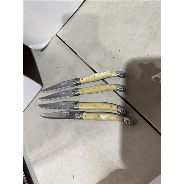 LAGUIOLE Friends steak knives