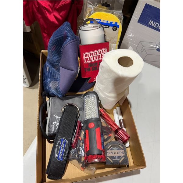 Flashlight, tape measure toilet paper sponge et