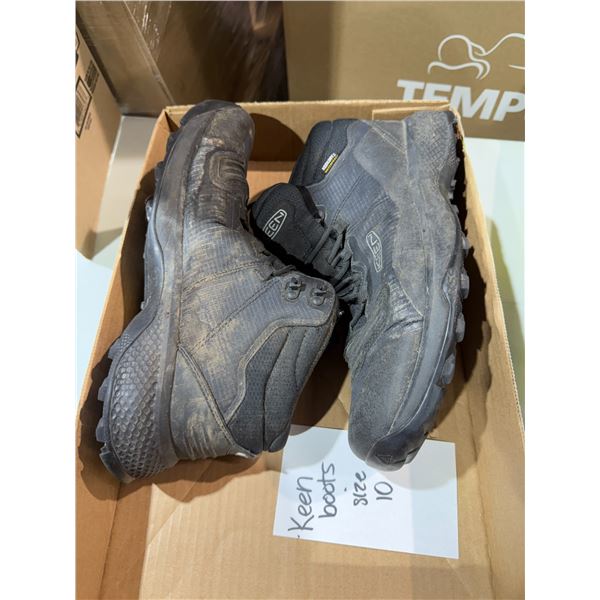 KEEN boots size 10