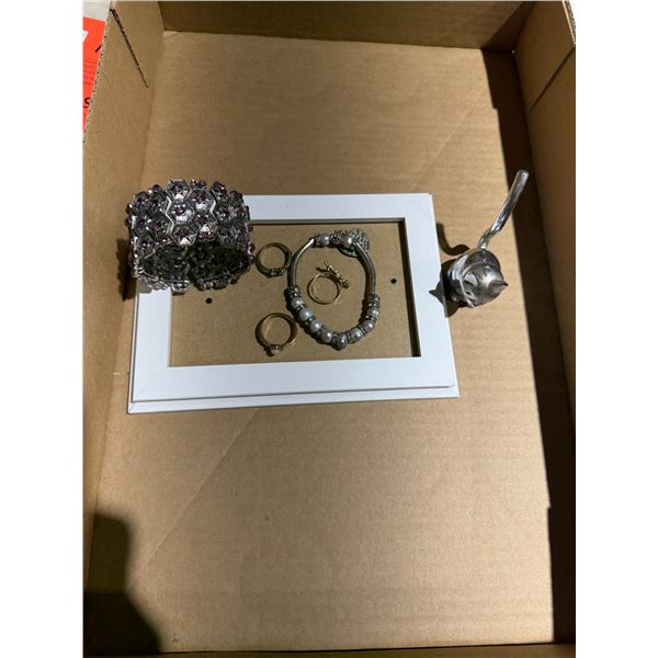 Costume, jewelry, and cat ring holder