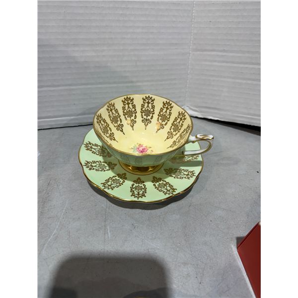 ALIZABETHAM tea cup and saucer