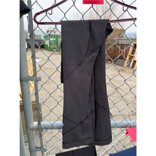 Lululemon size 6 crops