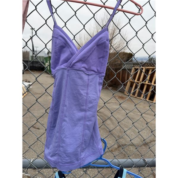 Lululemon tank size not shown