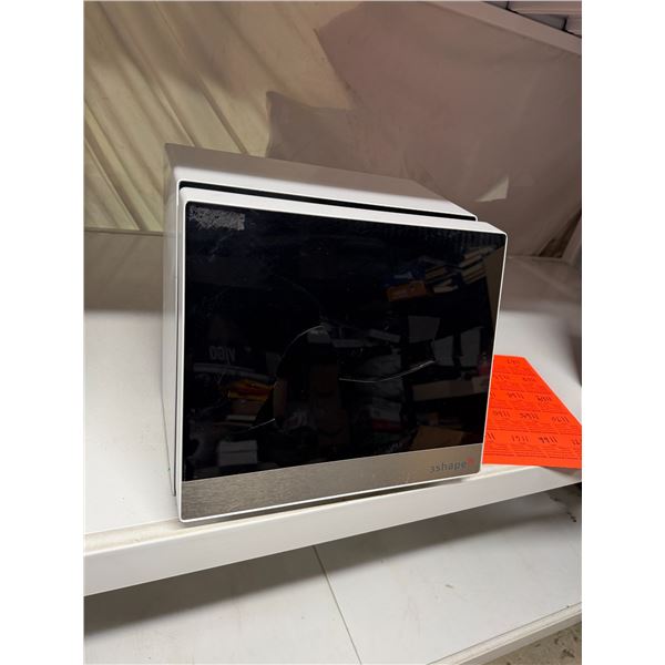 3Shape D900L Dental Lab Scanner (case cracked as seen)