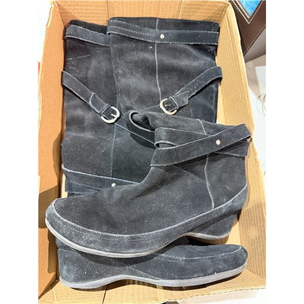 ME  TOO size 8 boots