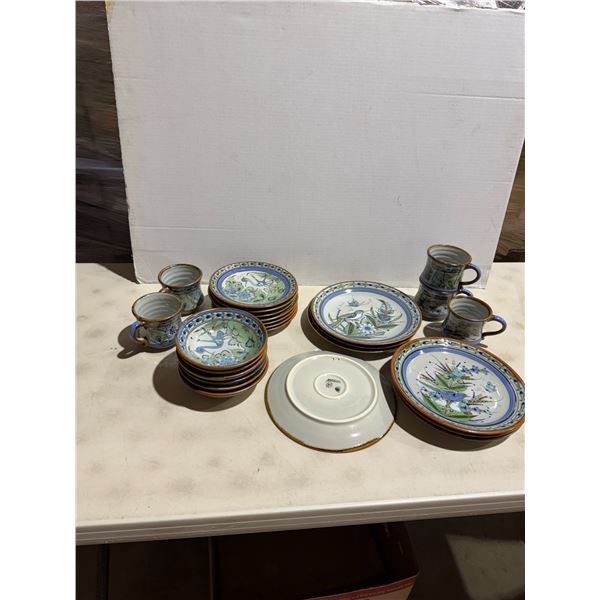 Pottery dishes