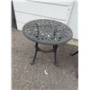Image 1 : Patio side table
