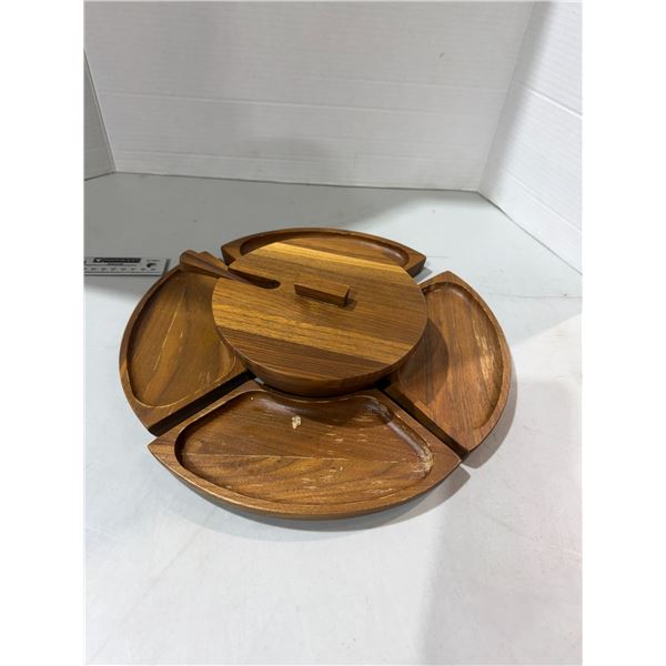 Serving wooden items