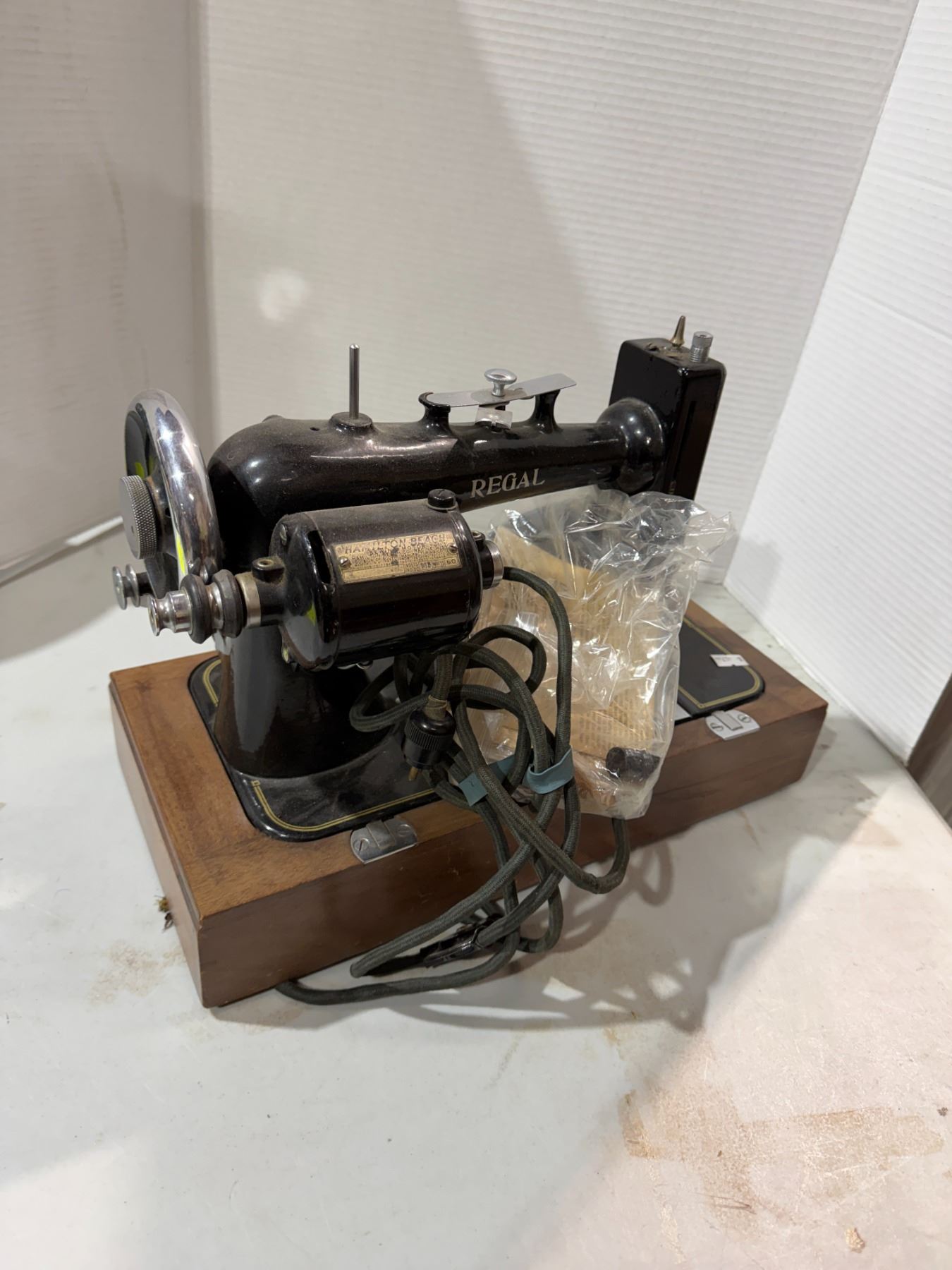 Antique Sun sewing machine