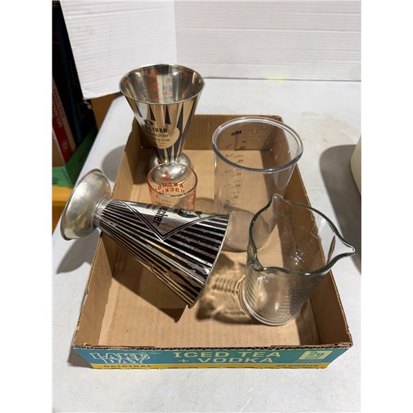 Measuring cups