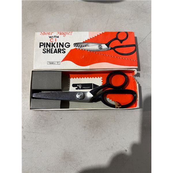 Pinking shears