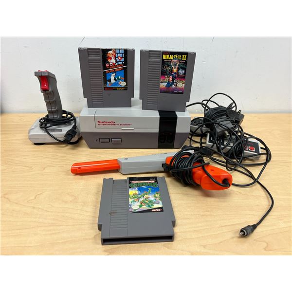 Original Nintendo Entertainment System NES Bundle NES-001