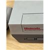 Image 7 : Original Nintendo Entertainment System NES Bundle NES-001