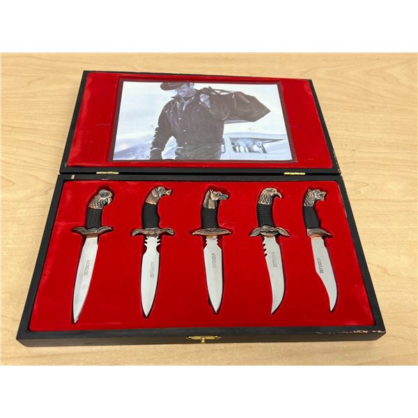 5 Mini Figural Knives - Knife Set in Holder - Knives approx: 4.25"