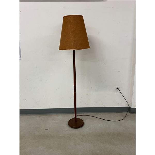 Mid Century Floor Lamp - Works - see all photos (shade shows its age)