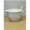 Image 1 : Dansk Gourmet Designs Melamine 4.5 Quart Handled Mixing Bowl