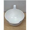 Image 2 : Dansk Gourmet Designs Melamine 4.5 Quart Handled Mixing Bowl