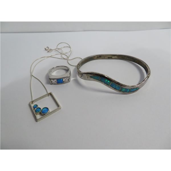 925 Silver & blue stone jewellery lot - see description and photos