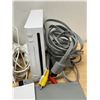 Image 5 : 2 Nintendo Wii Consoles and Accessories - see all photos, no tested