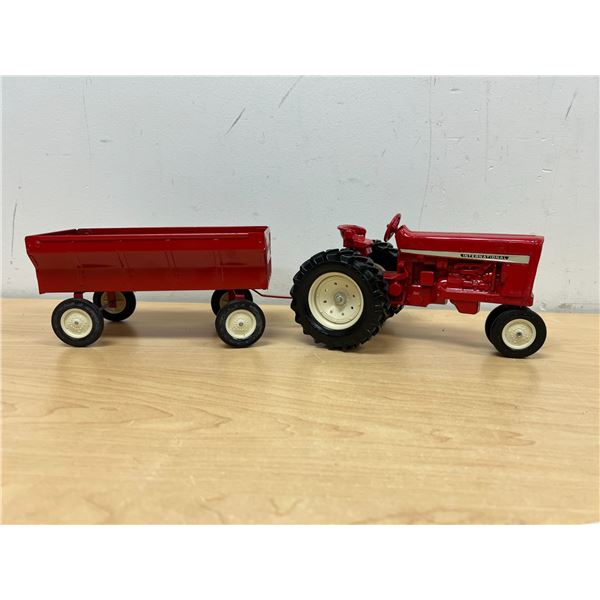 Ertl International Tractor & Trailer - 18" total length