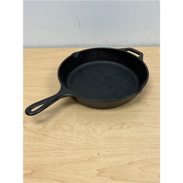 Lodge USA Cast Iron Skillet Frying Pan 10"