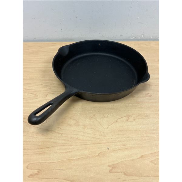 Findlays Canada Cast Iron No. 9 Skillet Frying Pan 10.5"