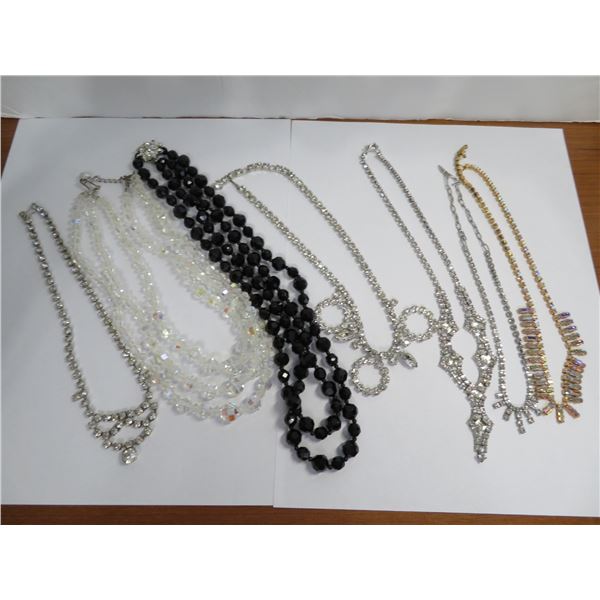 Lot of 7 beautiful vintage costume jewellery necklaces.  Very nice!